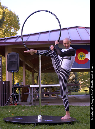 World Hoop Day 2019 - acrobats