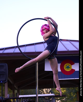 World Hoop Day 2019 - acrobats