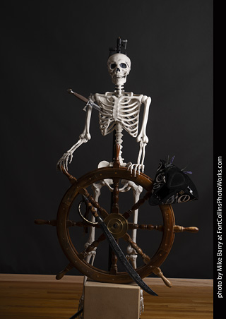 Jennifer dark pirate shoot